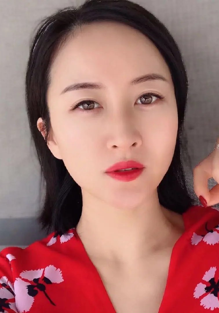 p>侯梦琪,内地女演员,曾参演电视剧《 a target="_blank" href="