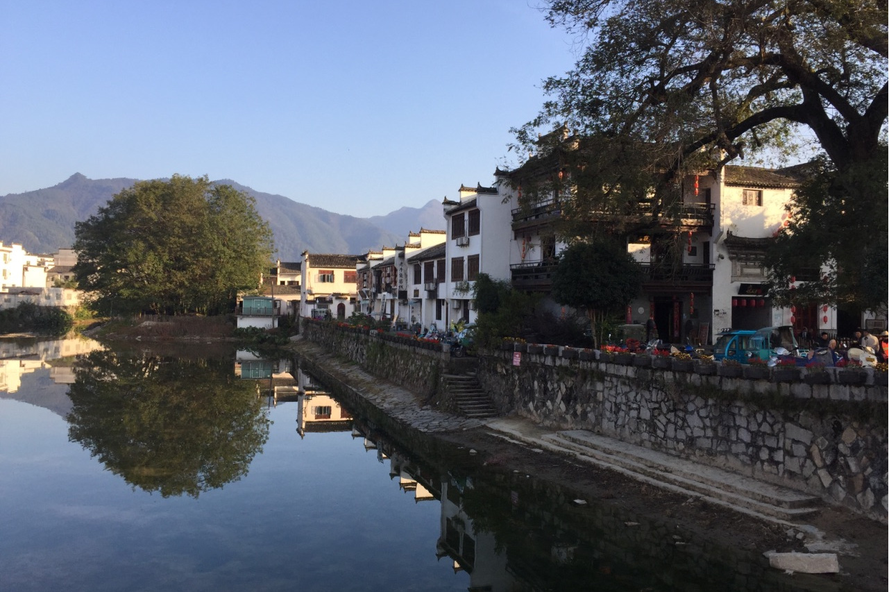  p>南屏旅游景区位于 a target="_blank" href="/item/天台县