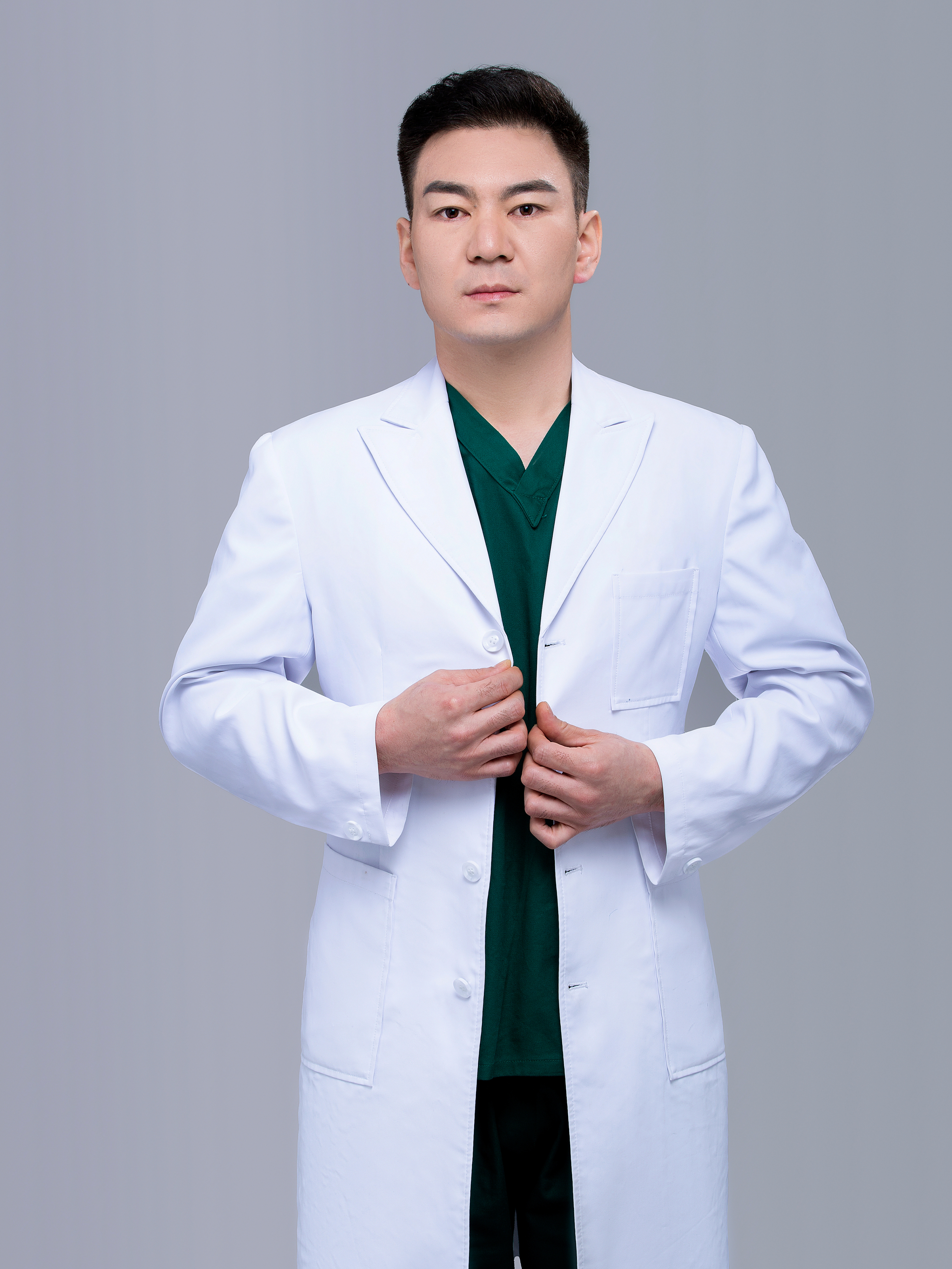 61eitld">术守龙,男,执业医师,执业于郑州爱美丽嘉玺医疗美容医院