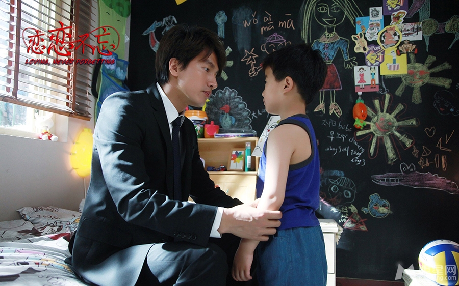  p>向峻,电视剧《 a target="_blank" href="/item/恋恋不忘/7802652"