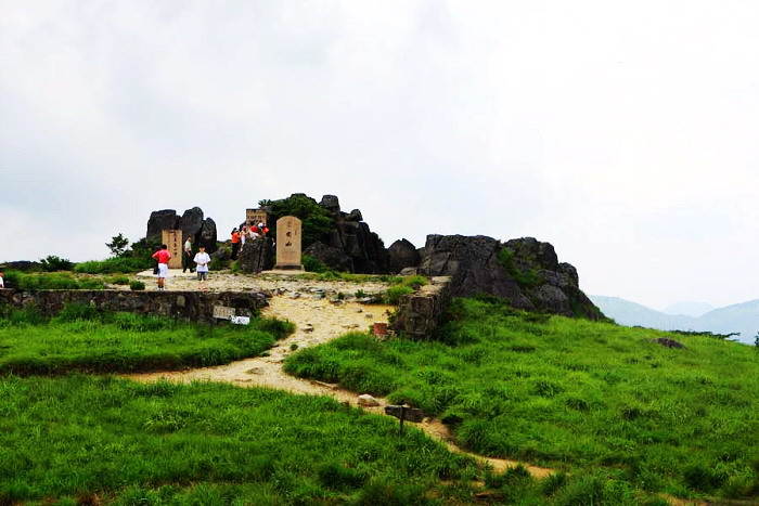  p>黄岗山,也称作"黄冈山",位于福建省南平市武夷山市洋庄乡.