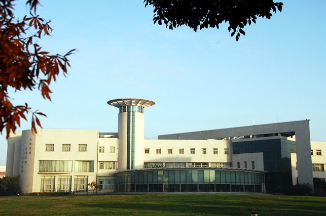  p>上海海关学院(shanghai customs college)位于 a target="_blank"