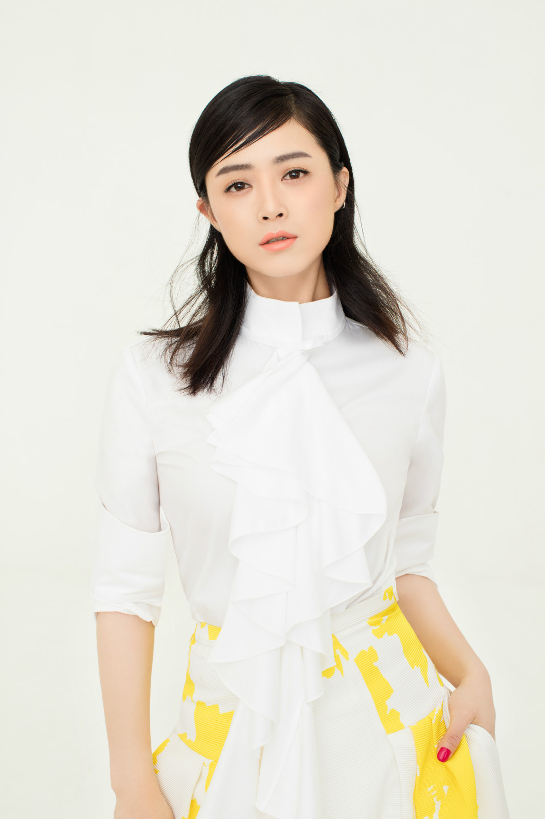  p>蒋欣,1983年5月8日出生于新疆维吾尔自治区乌鲁木齐市,中国内地女