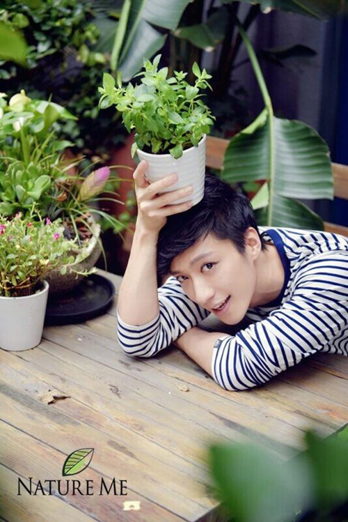  p>乔任梁 i>(1987年10月15日-2016年9月16日) /i>,出生于上海市,中国