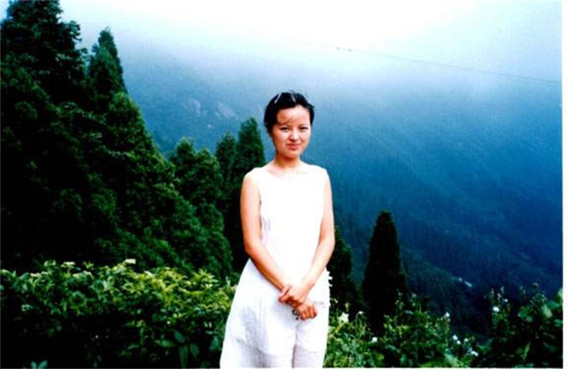  p>王炜,女,汉族,1973年6月出生,吉林怀德人.