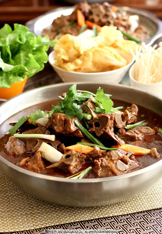  p>羊蝎子 i>(lamb spine hot pot) /i>,是一道 a href="#" data