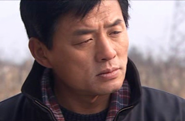  p data-id="gnvhl9r87r">曲国强,中国男演员, a target="_blank"