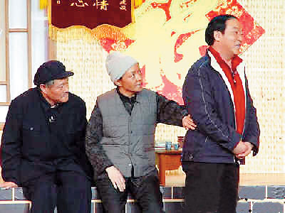  p>牛群,1949年12月1日出生于天津市,祖籍山东省昌邑市龙池镇齐西村