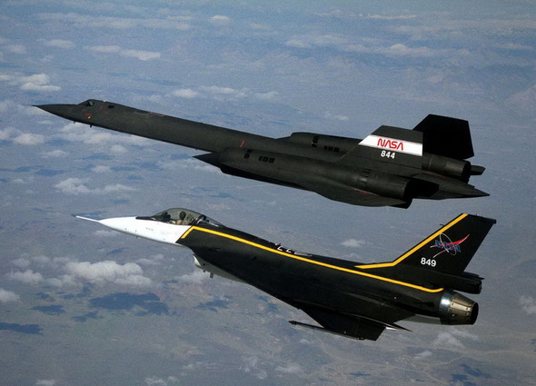  p>"曙光女神"高超音速侦察机(aurora),又名"极光"是美国续sr-71" a