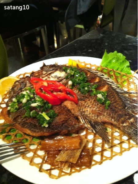  p>鹿港小镇(陆家嘴店)是一家台湾菜餐馆,位于上海浦东新区陆家嘴环路
