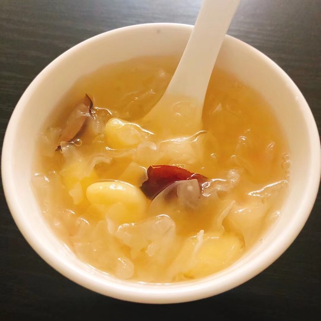 白果雪耳莲子糖水