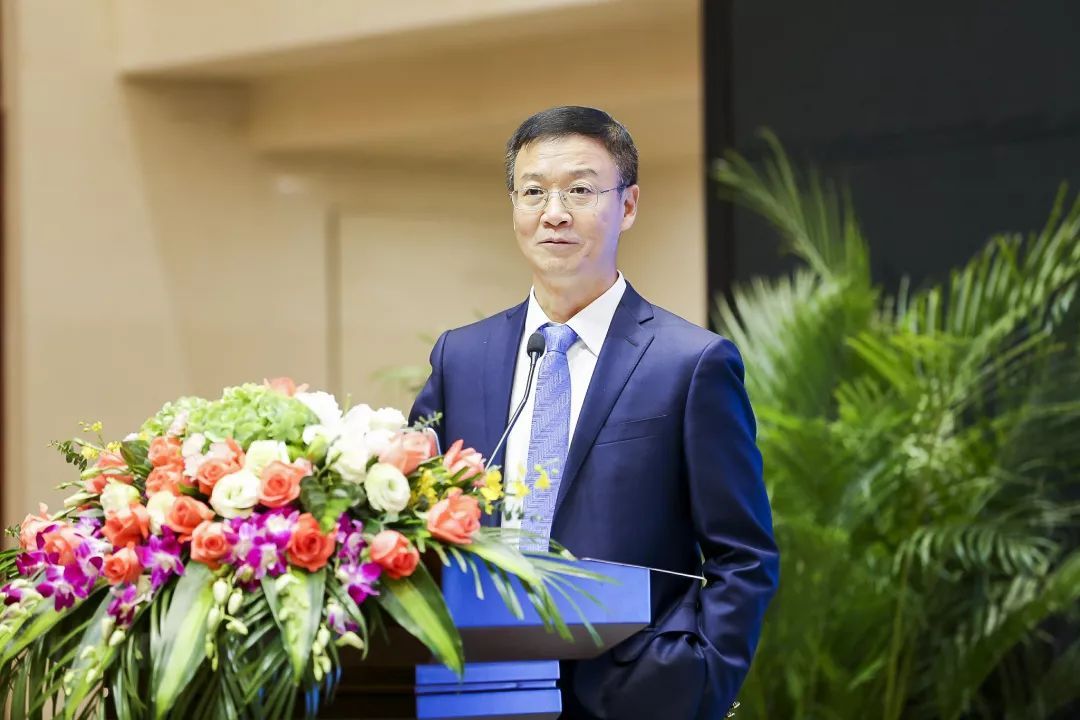  p data-id="gnvi35ae32">王新先生, span clas