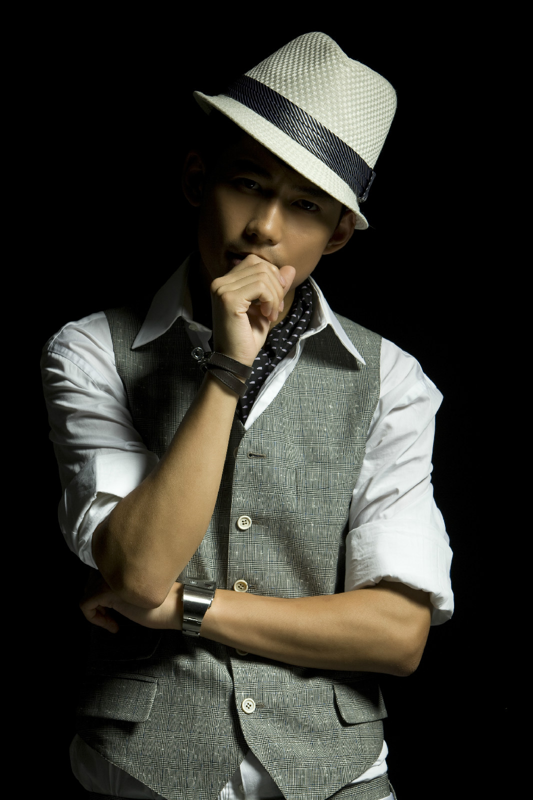 su /i>),1984年3月5日出生于陕西西安,中国内地嘻哈蓝调创作型男歌手