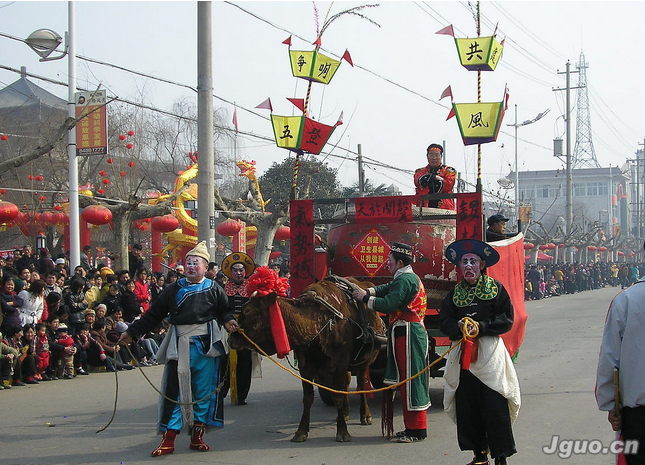  p>咸阳牛拉鼓是历史悠久的地方传统民俗文化.