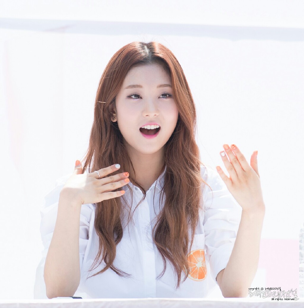  p>张丞延 i>(seung yeon) /i>,1996年11月6