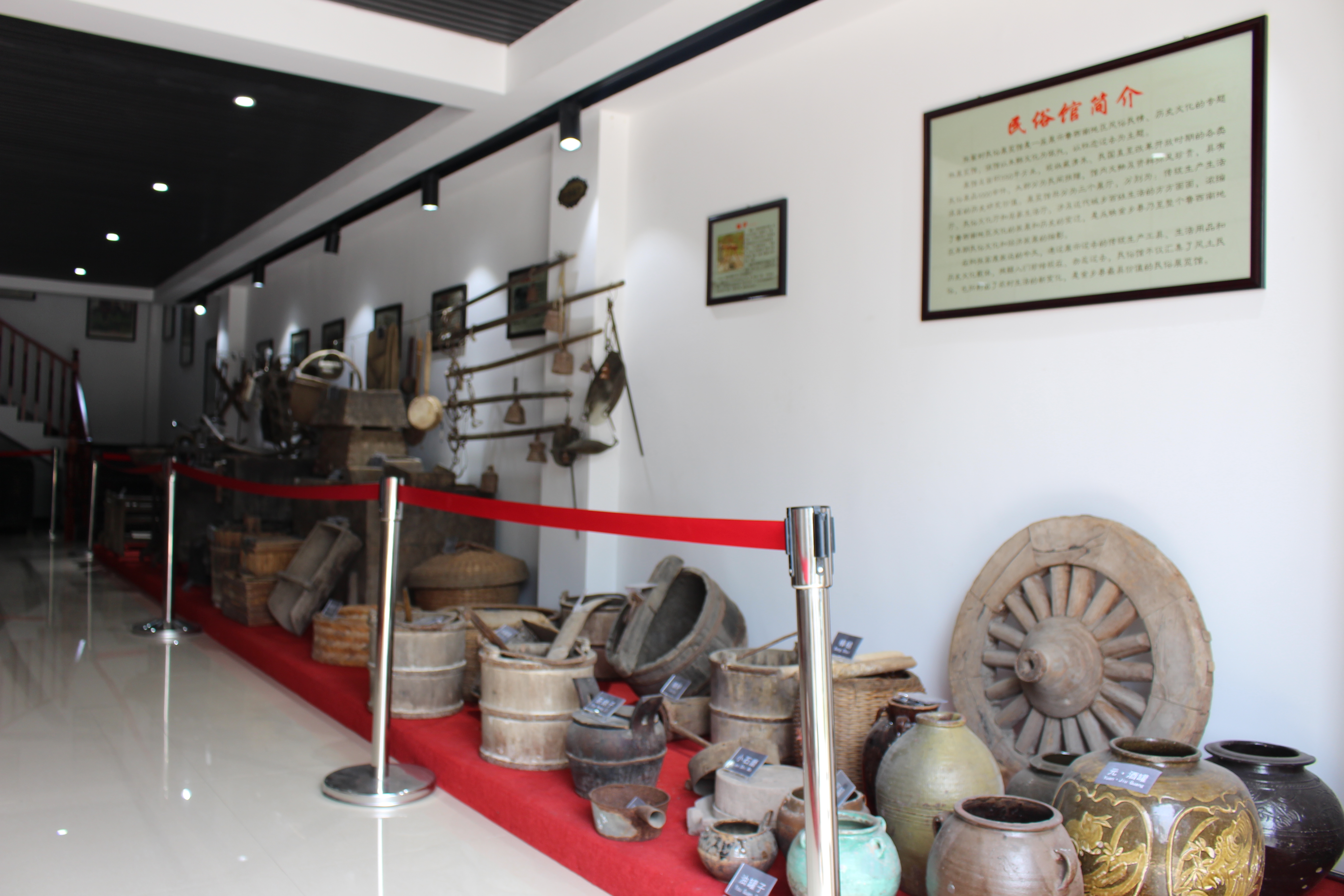  p> b>张翟村原名石屋张庄,因汉朝扶沟候朱鲔(wěi)的墓室于此而得名