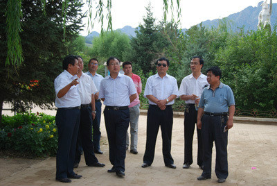  p>隆化县张三营中学地址设在国家重点风景名胜区,评为中国"十大特色