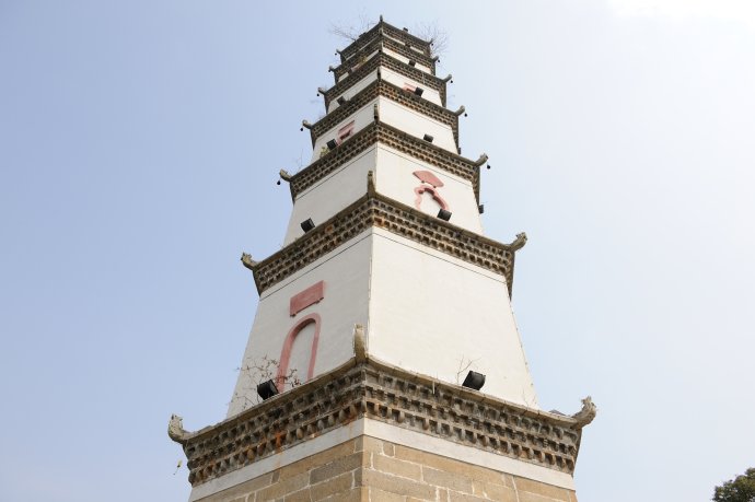  p>回澜塔,位于 a target="_blank" href="/item/奉新县/6007057"