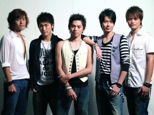  p>强辩( i>champion /i>)乐团是一支台湾摇滚乐团,由主唱兼吉他手 a