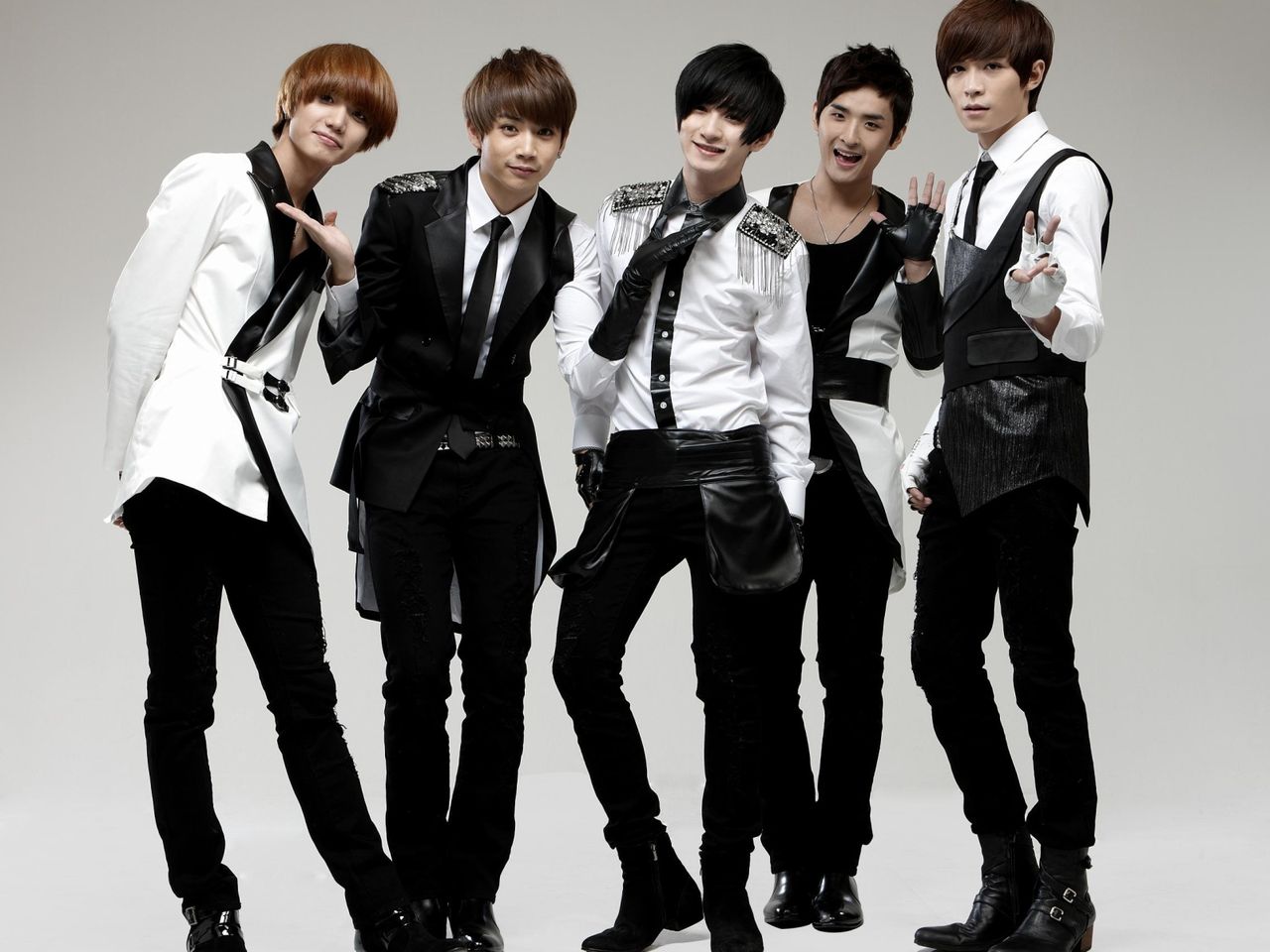 id="go6axofg1w">至上励合(top combine),中国内地男子流行演唱组合