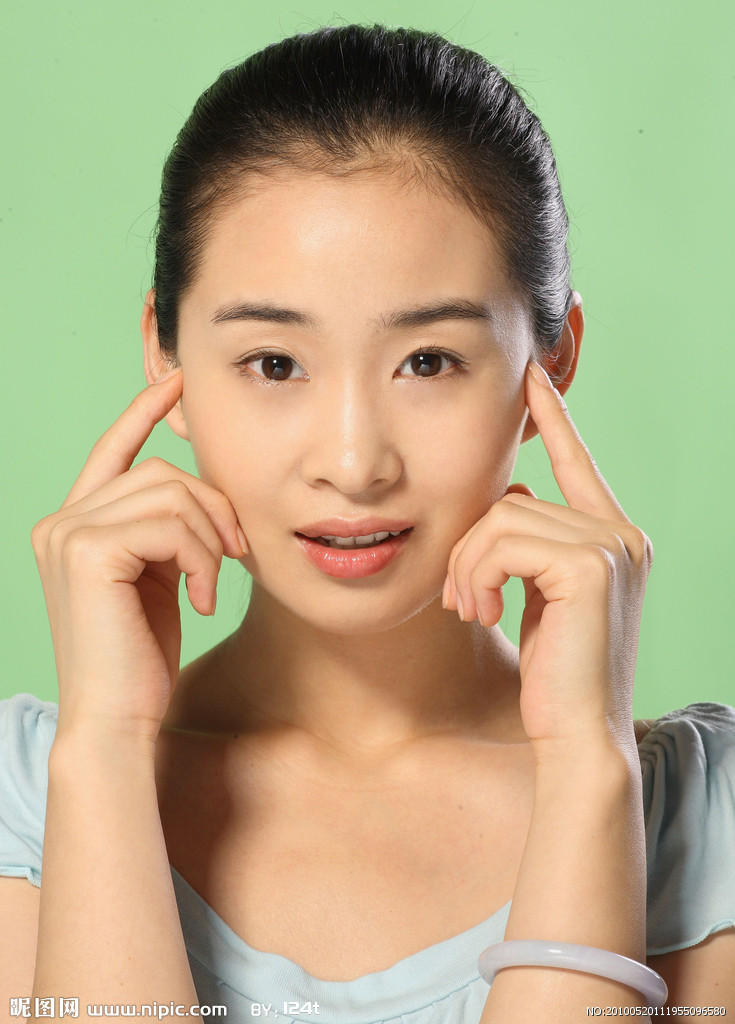  p>蒋婧,1984年11月9日出生于江苏扬州,中国大陆女演员.