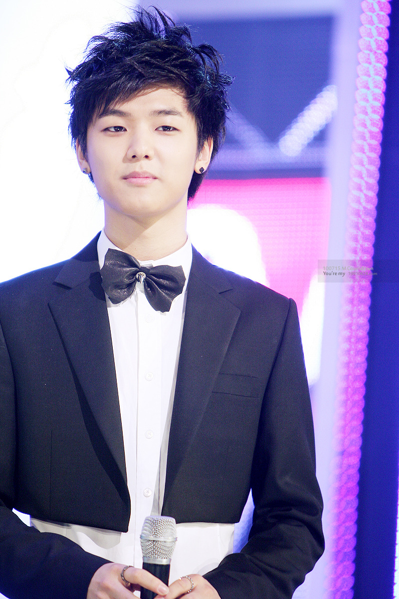  p>姜敏赫,韩国当红乐团 a href="#">cnblue /a>鼓手,1991年6月28日