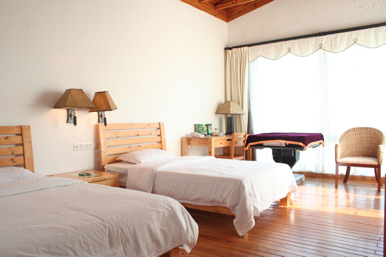  p>深圳鹿嘴山庄度假村是由 a target="_blank" href="/item/深圳市">