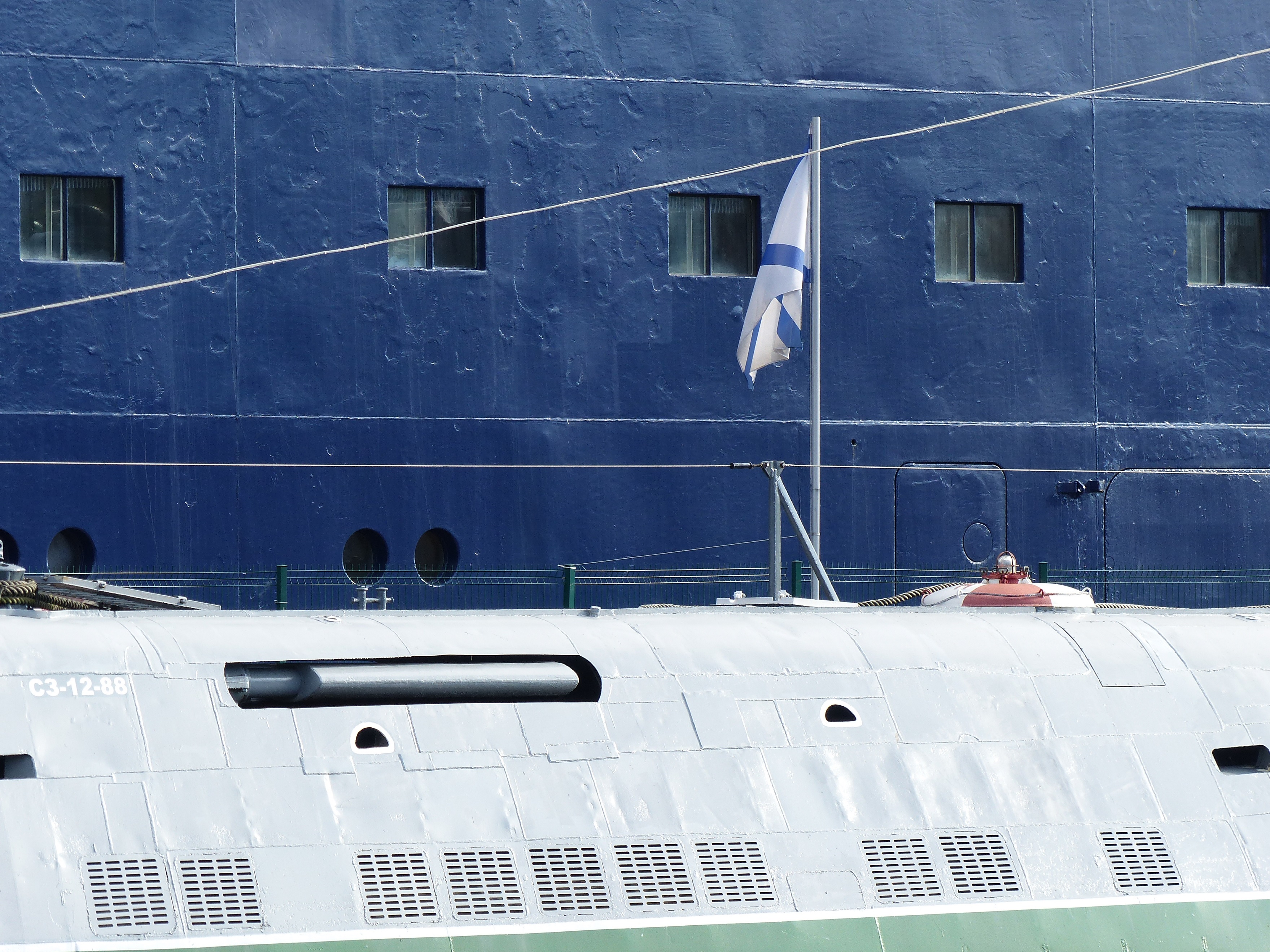  p>613型潜艇(苏联代号:613型,北约代号:whiskey class,译文:威士忌级