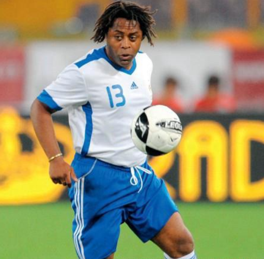  p>克莱蒙,1984年10月08日出生于卡庞特拉,是一名法国足球运动员,效力