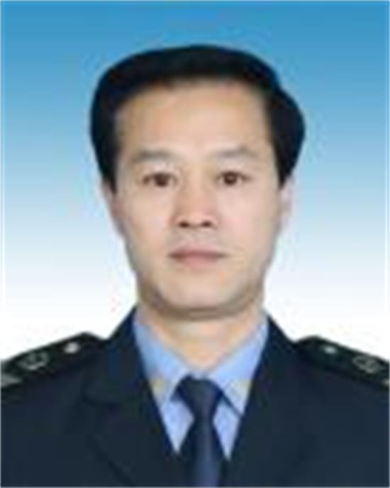  p>潘骥,男,汉族,1968年6月出生,江西省宜春市万载县人,1990年12月