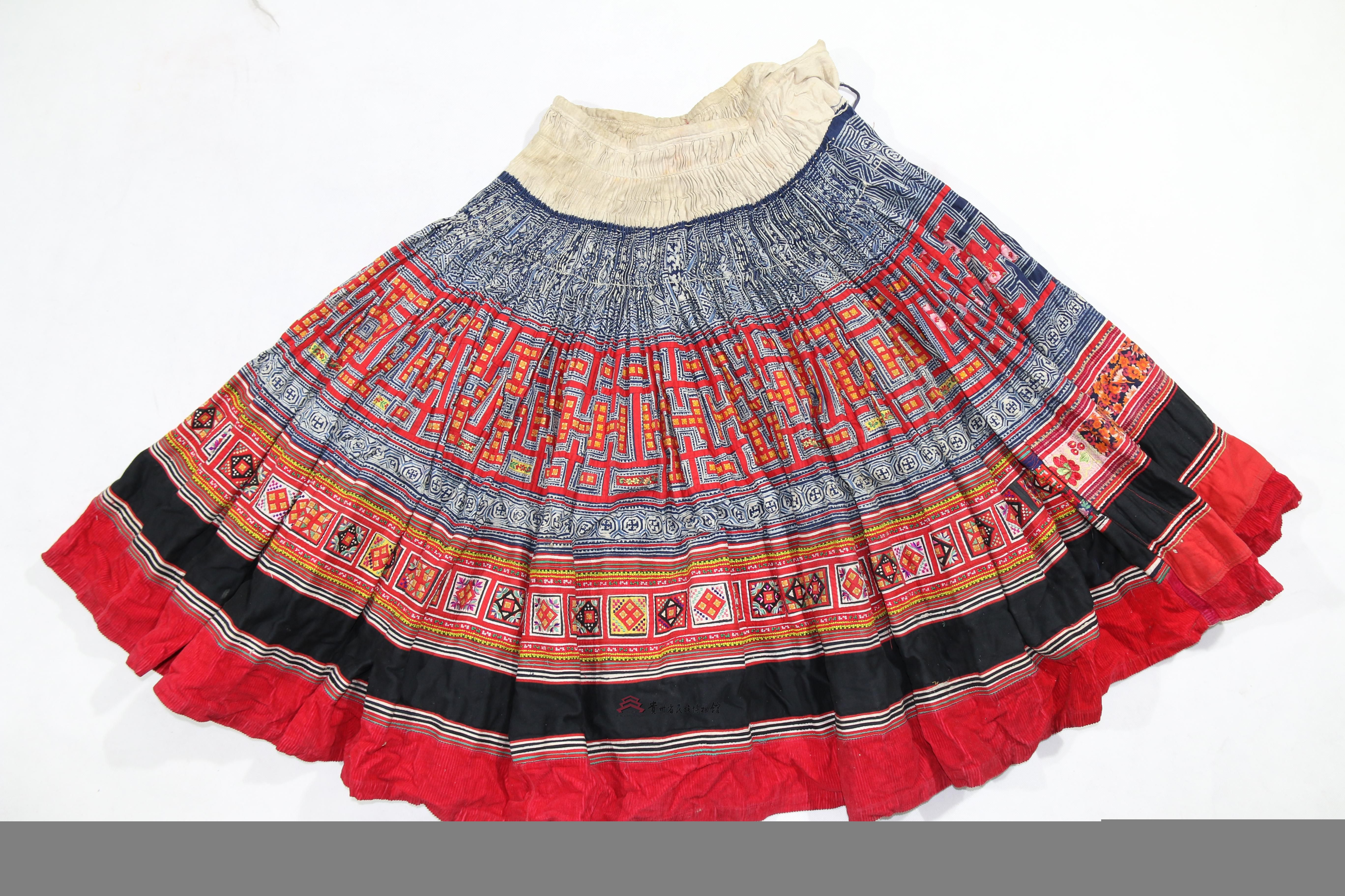 当代罗甸苗族蜡染刺绣百褶裙