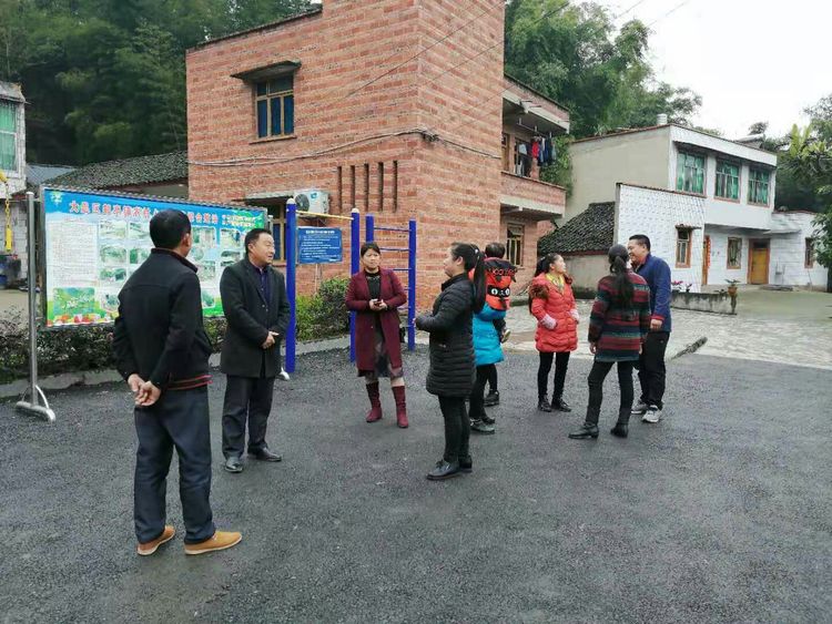  p>季家镇,隶属于重庆市大足区,地处 a target="_blank" href="/item