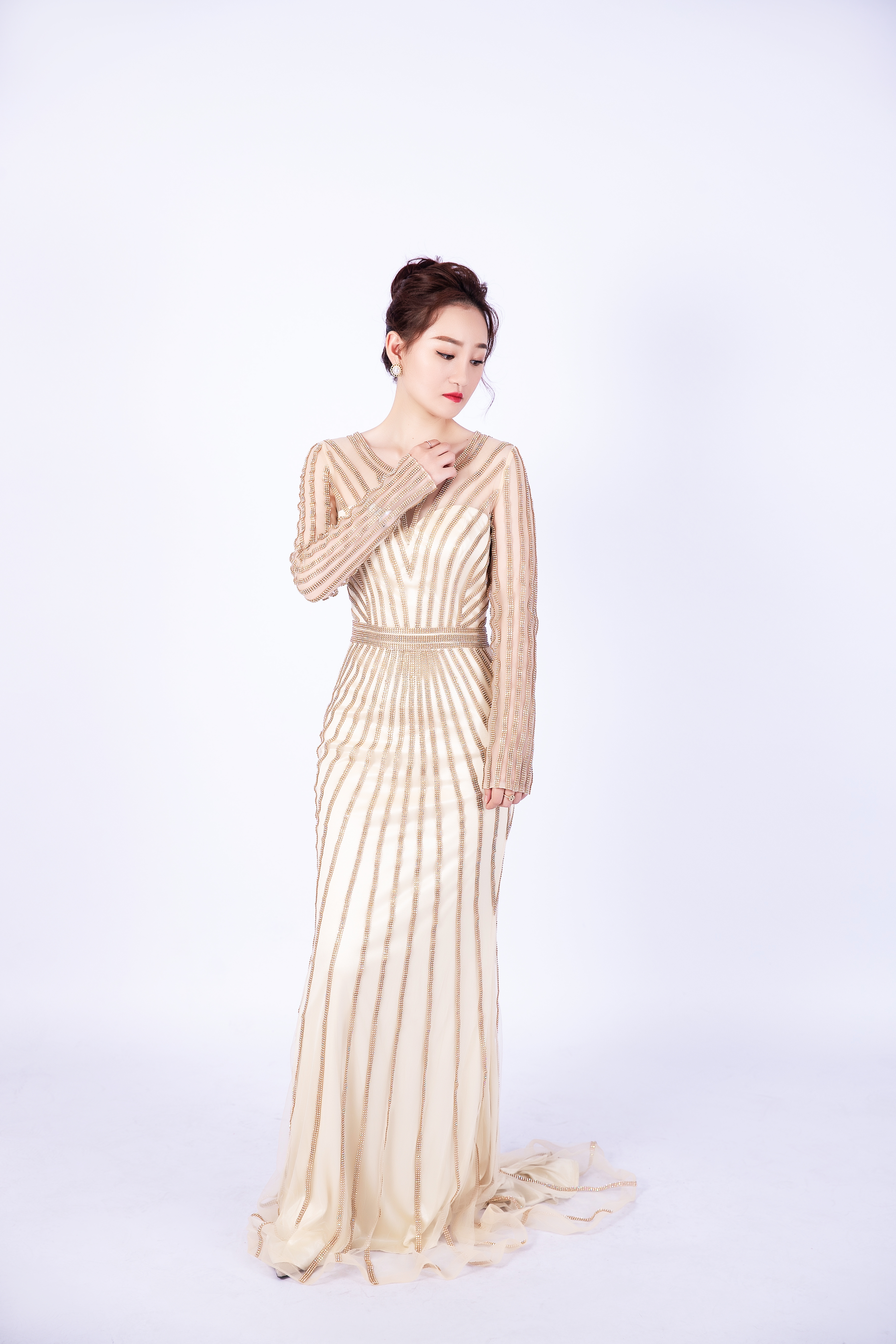  p>闫嘉欣,山东威海人,主持人,新闻记者,cctv顶天立地中国娃少儿春晚