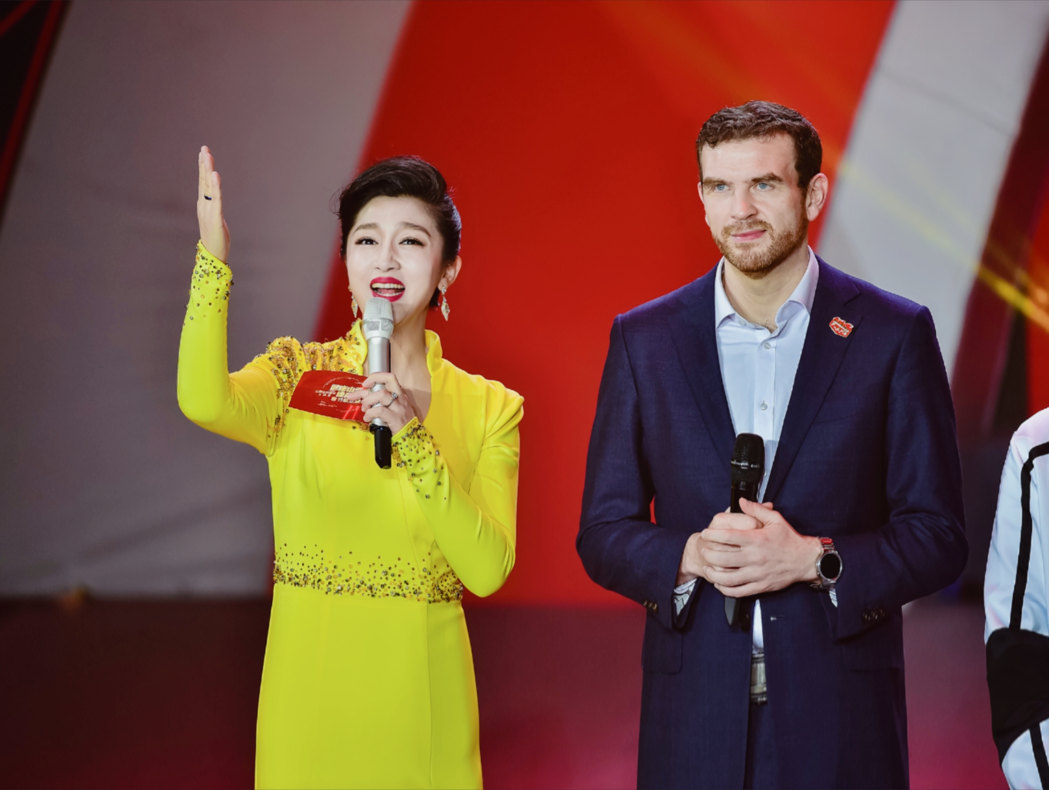 id="sv224cnvhhzp">雷璐,出生于山西省太原市,中国内地双语主持人