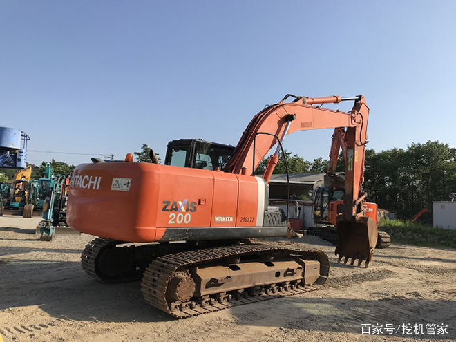 欣赏一下日本本土版日立ZX200-3二手挖掘机_百科TA说