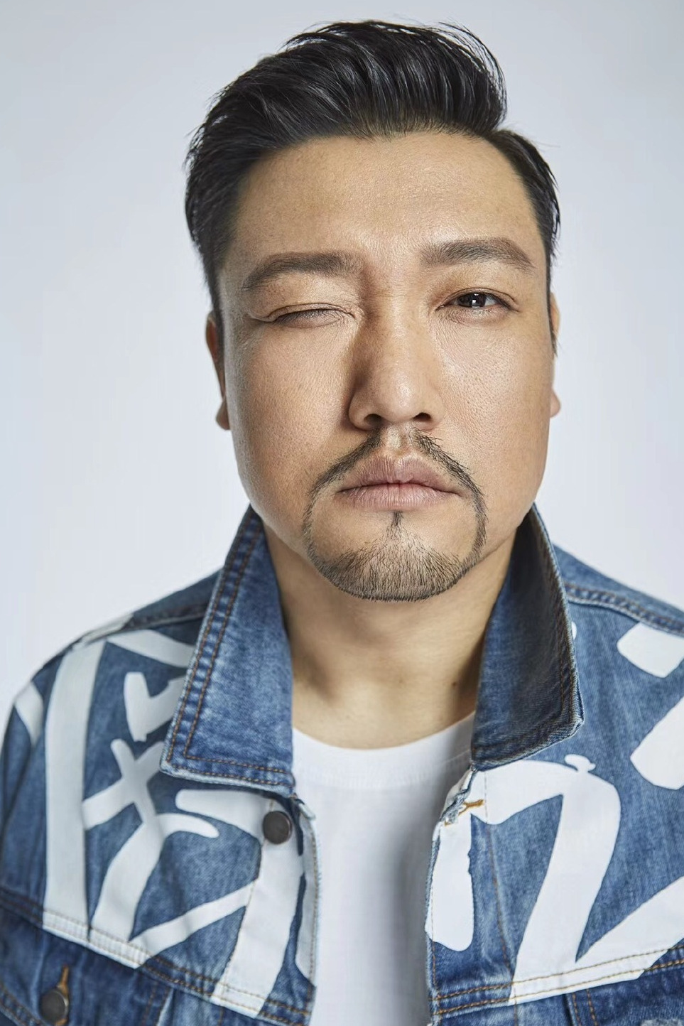  p>贾冰,1980年7月29日出生于辽宁省沈阳市,中国内地男演员.