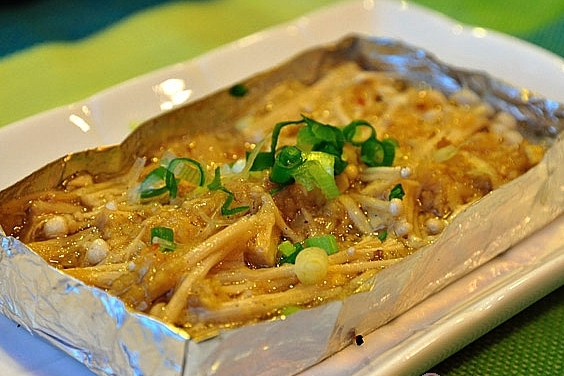 锡纸包烧金针菇