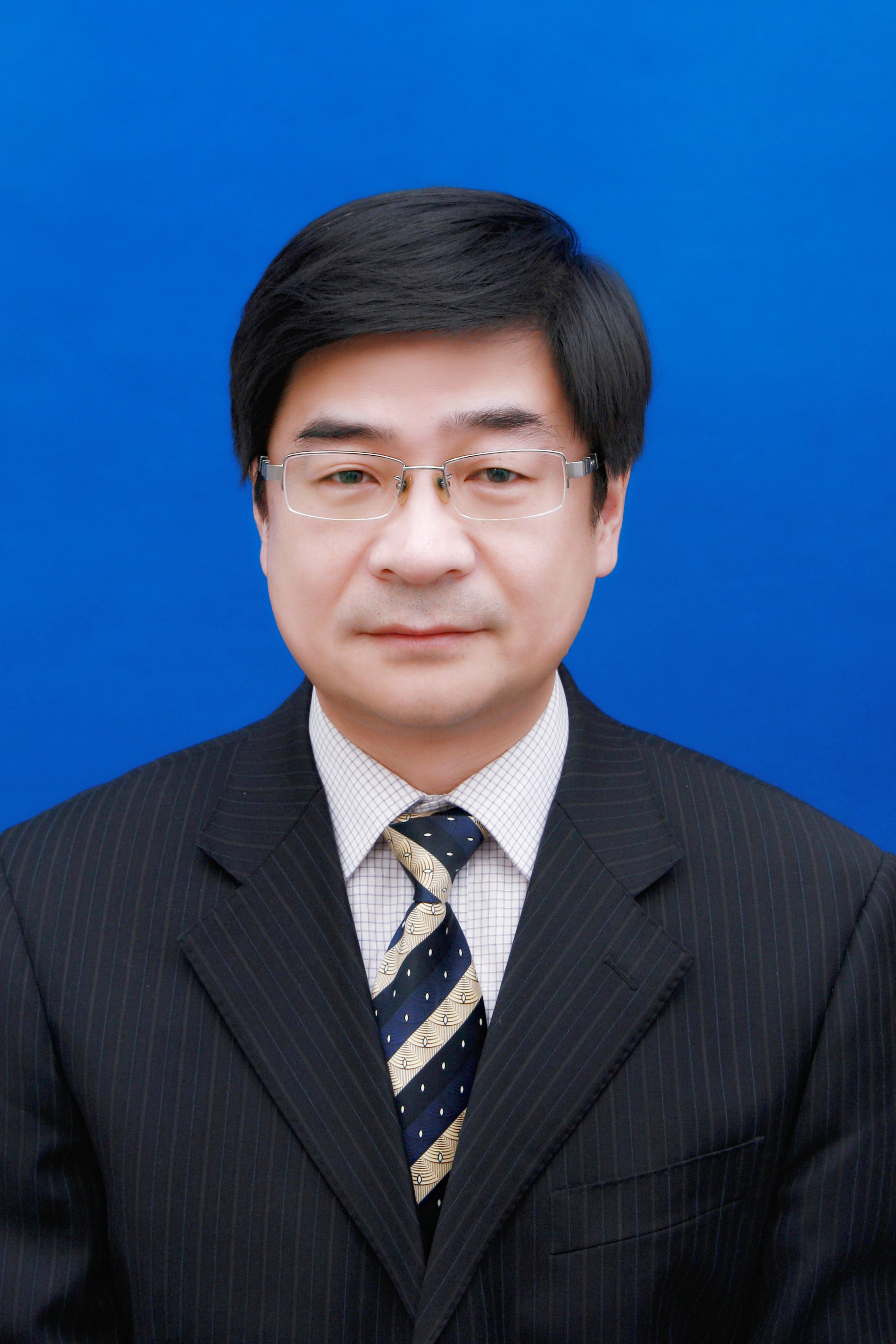 高松,男,汉族,中国国籍,1970年7月出生