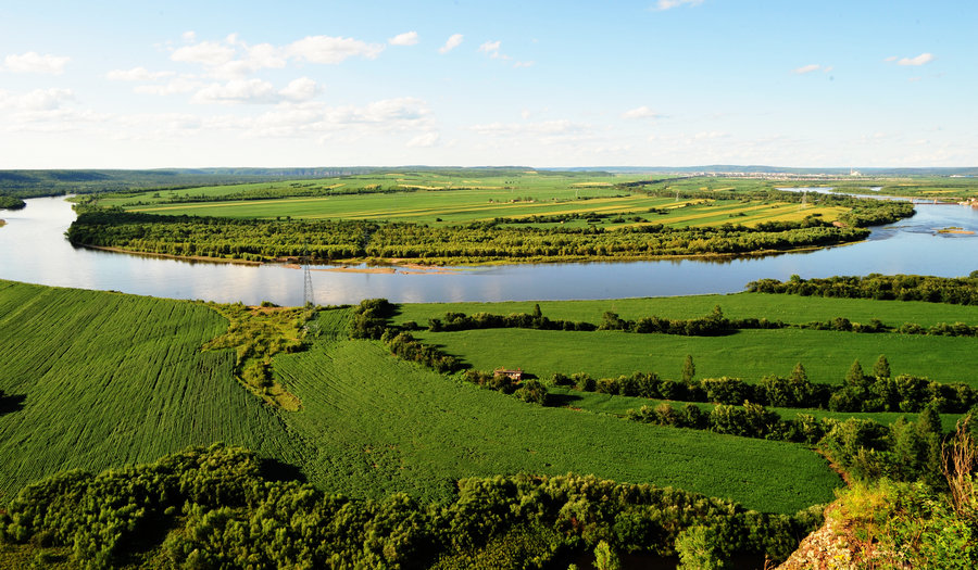  p>黑龙江大兴安岭呼玛国家矿山公园是位于黑龙江省呼玛县中部,面积