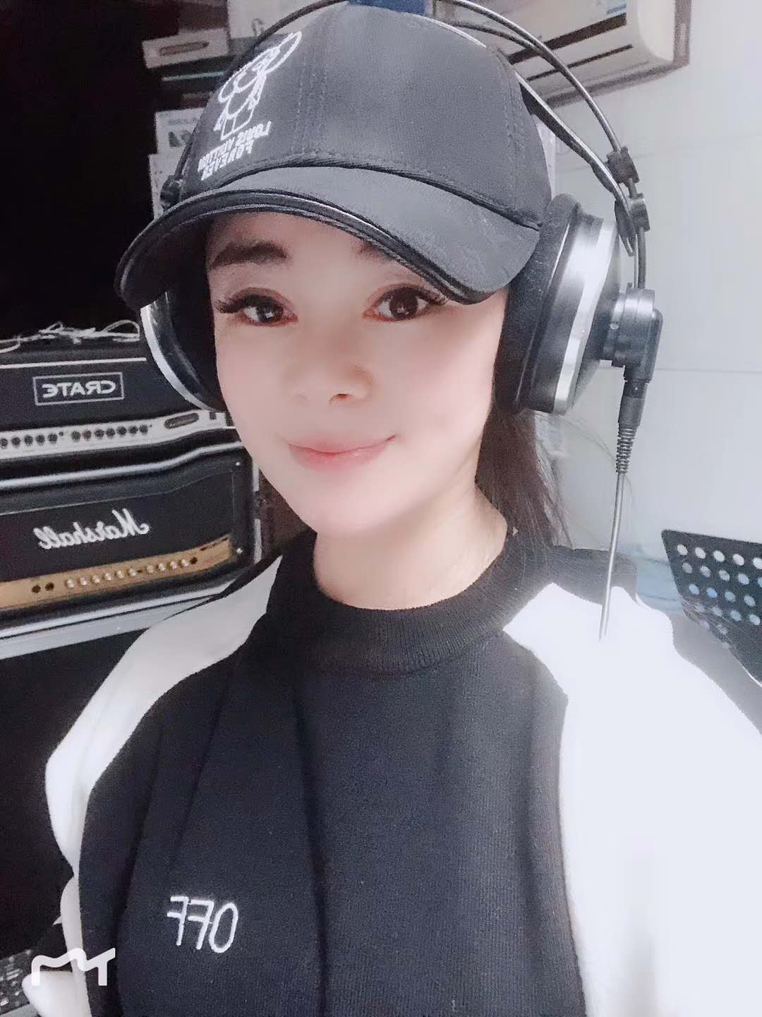 丁红娥 sup data-ctrid="3rnqnvfr">1 /sup>,华语乐坛实力派女歌手 