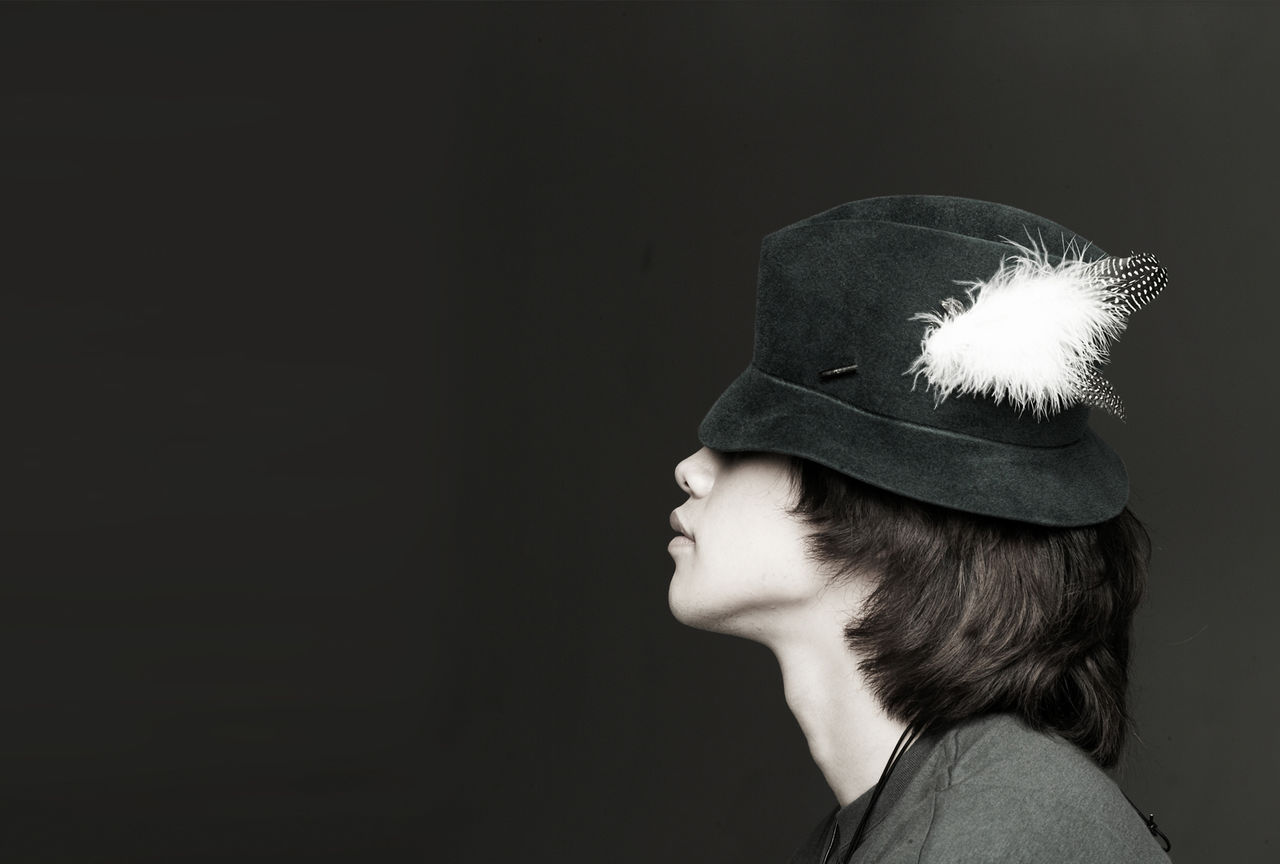  p>郑智薰(rain),1982年6月25日出生于韩国首尔,韩国流行男歌手,演员