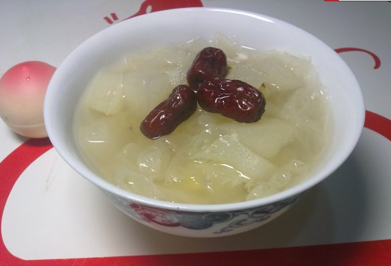 百合雪梨银耳汤