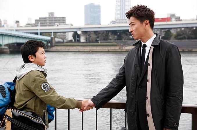  p>《bg~身边警护人~》是由 a target="_blank" href="/item/井上由美