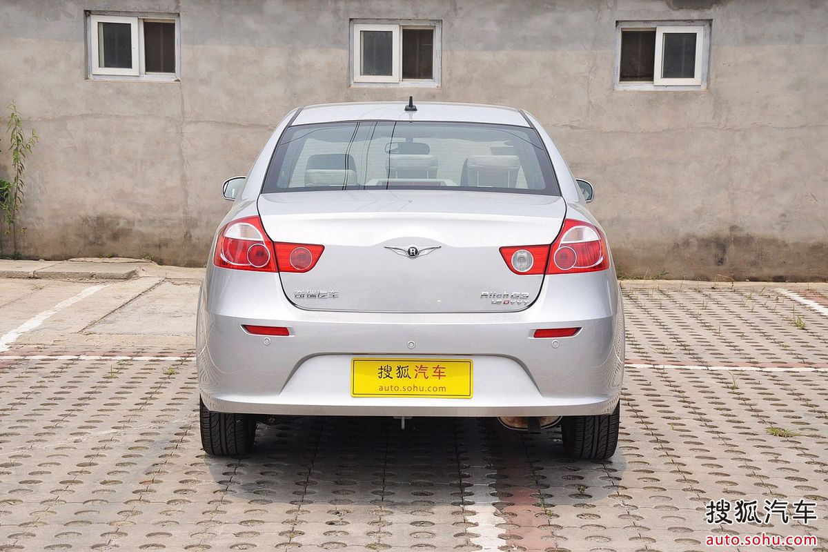 >基于奇瑞a5平台打造的一款中级家用轿车,瑞麒g3的产品定位低于瑞麒g5