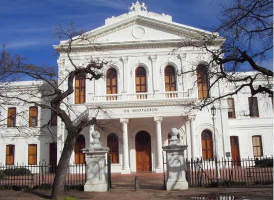  p>南非大学(university of south africa)始建于1873年,坐落于南非豪