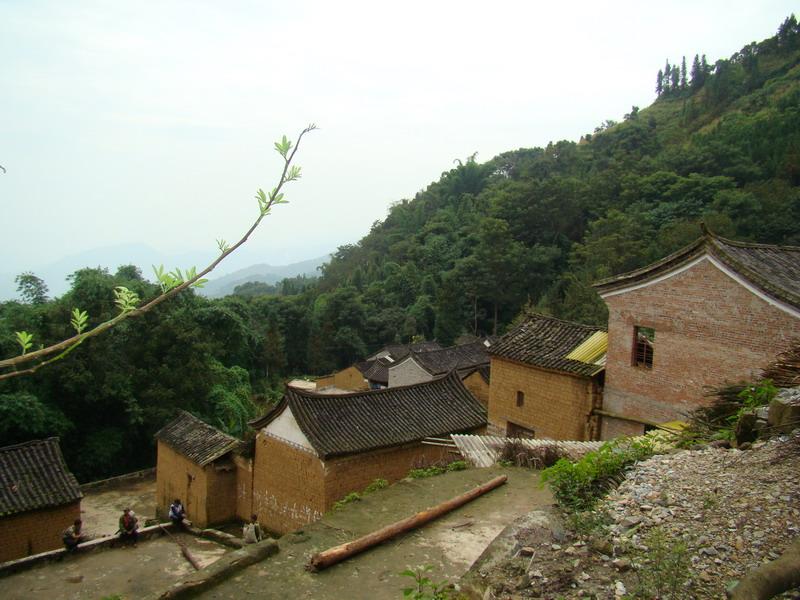 " href="/item/隶">隶 /a>属于云南省红河州红河县乐育乡尼美村委会