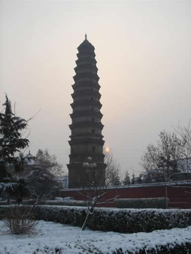 moiz37tr">太子灵踪塔,原称宝相寺塔,位于山东省济宁市汶上县宝相寺内