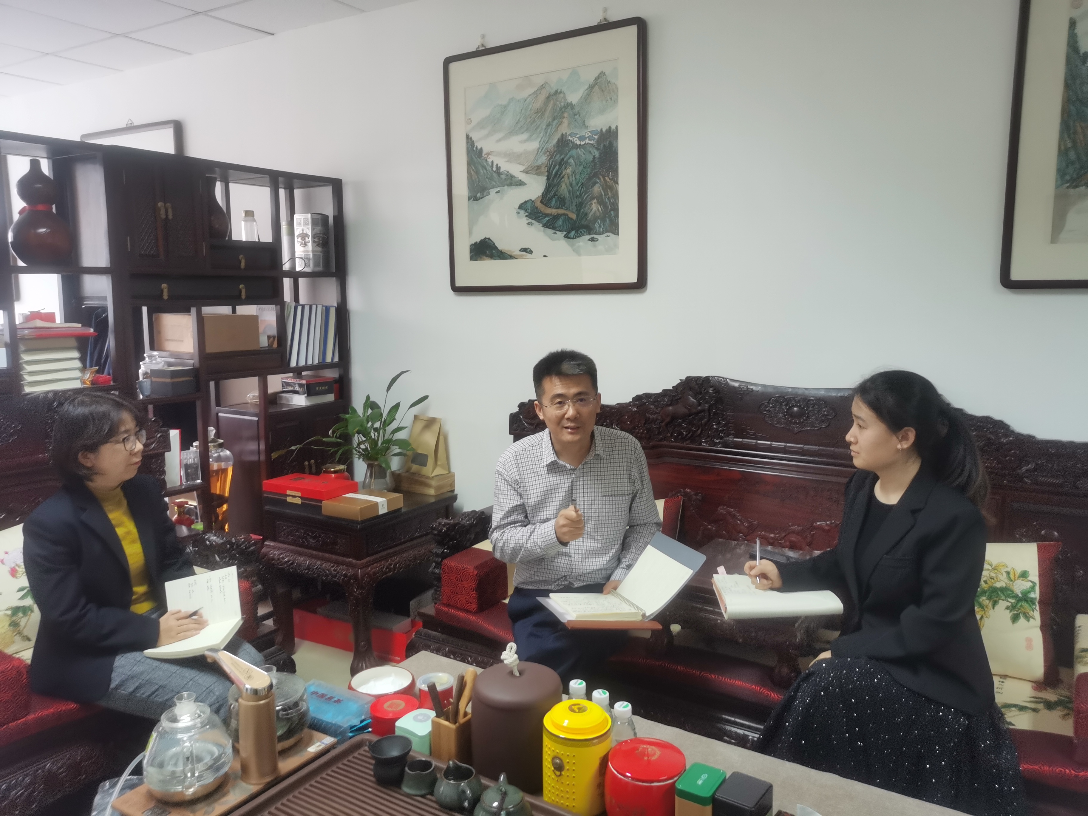  p data-id="2izxlzwm7js">陈楠,男,执业律师,现任北京福和律师事务所