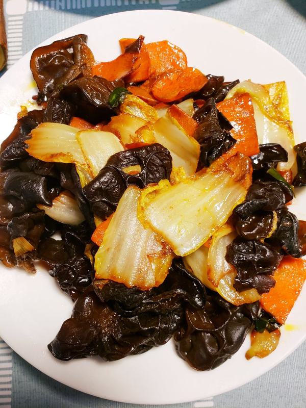 大白菜猪肉炒木耳