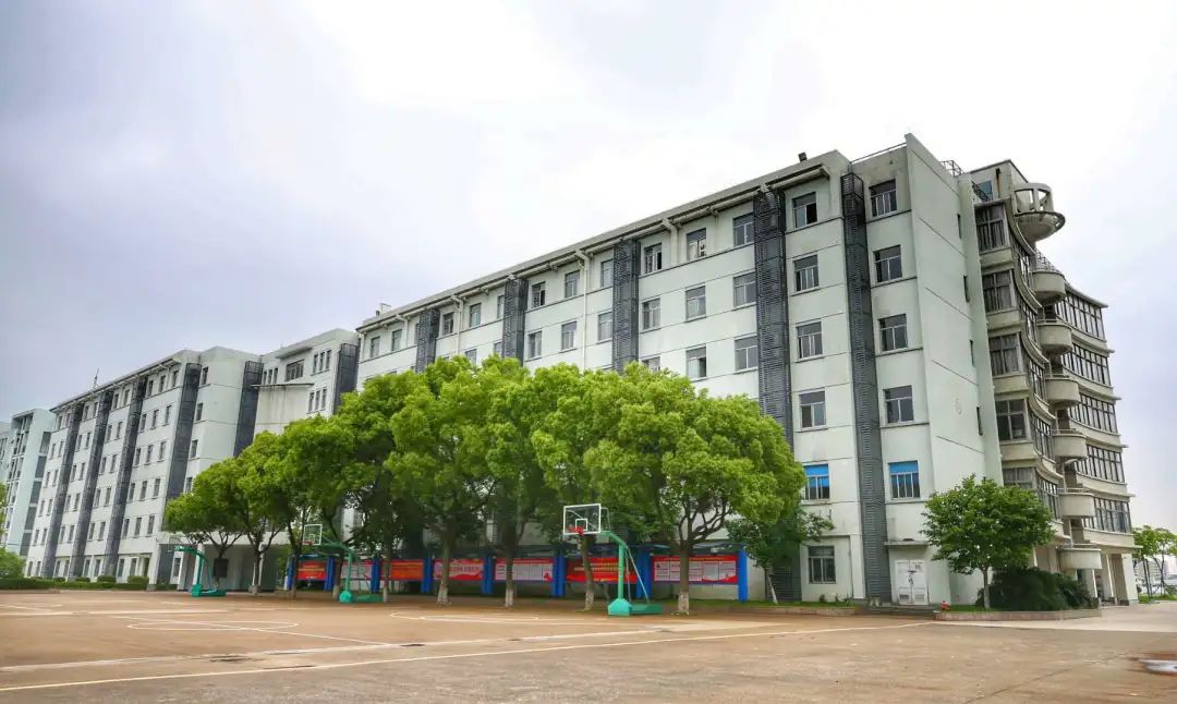 武装警察部队海警学院(china coast guard academy)位于浙江省宁波市